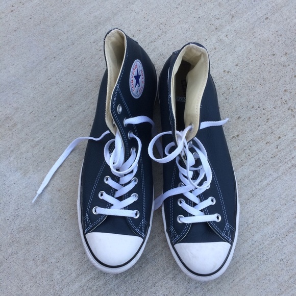 navy blue converse mens